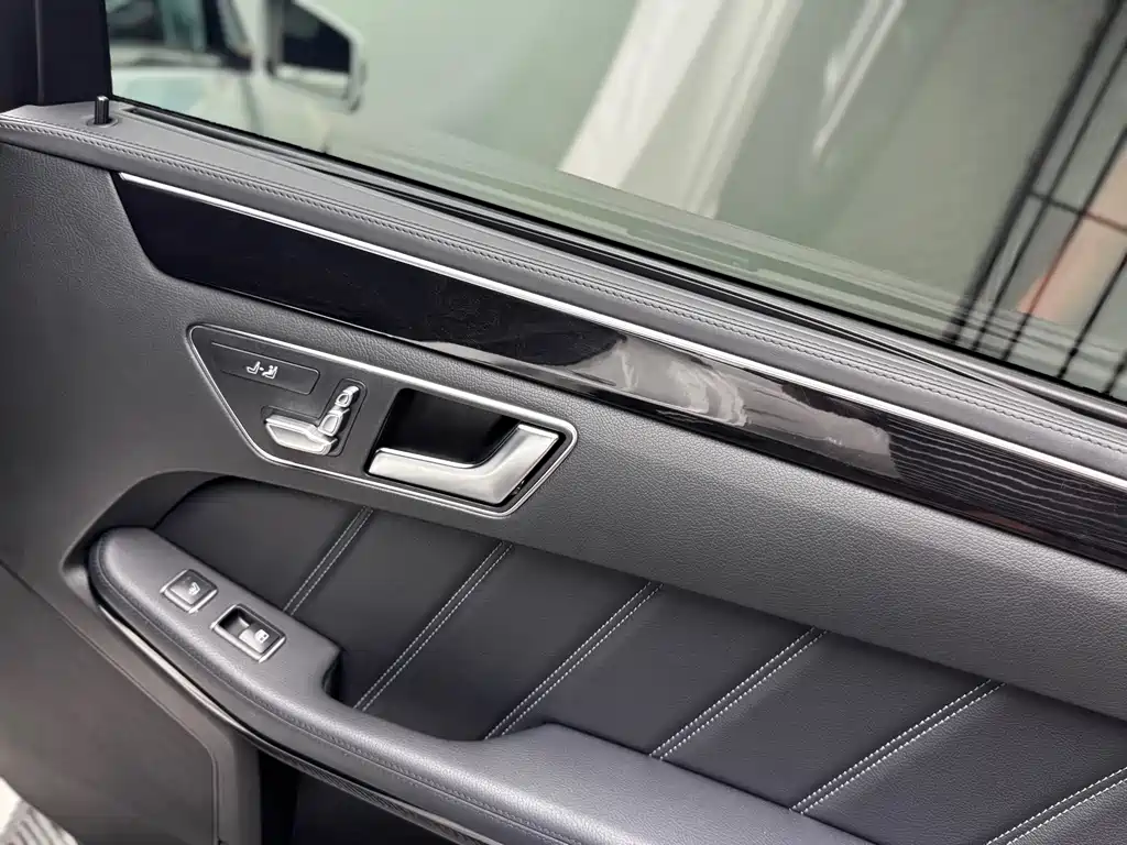 Mercedes-Benz E-Class 2014 — фото 13