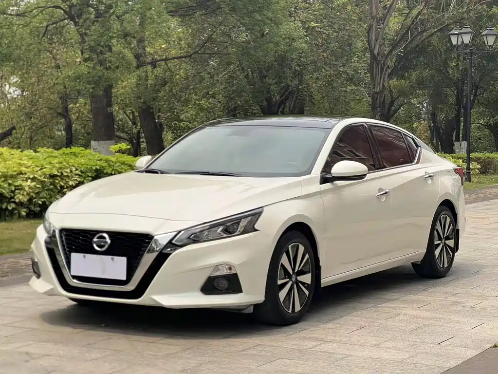 Nissan Teana 2022 — фото 1