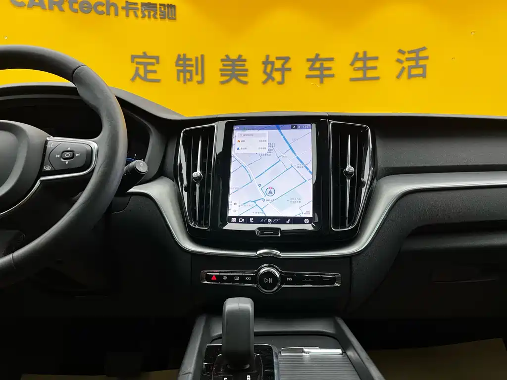 Volvo XC60 2022 — фото 16