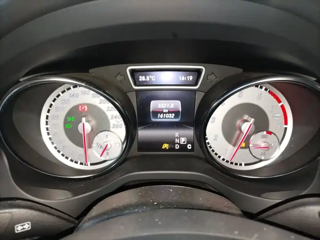 Mercedes-Benz CLA 2016 — фото 12