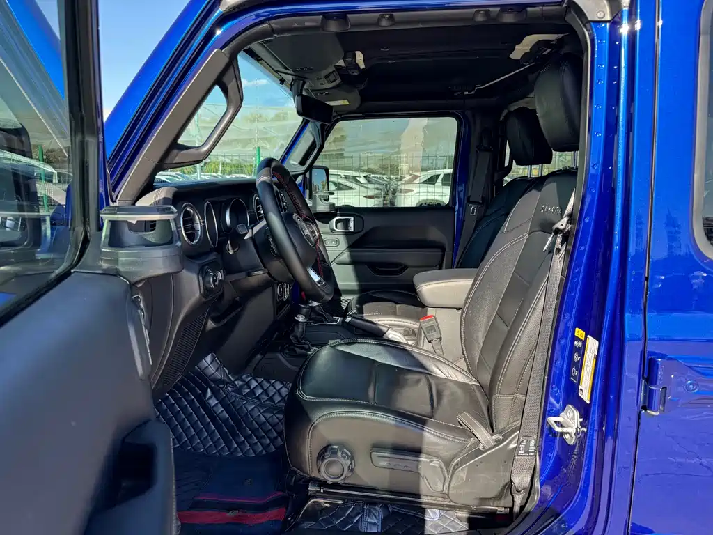 Jeep Wrangler 2020 — фото 12
