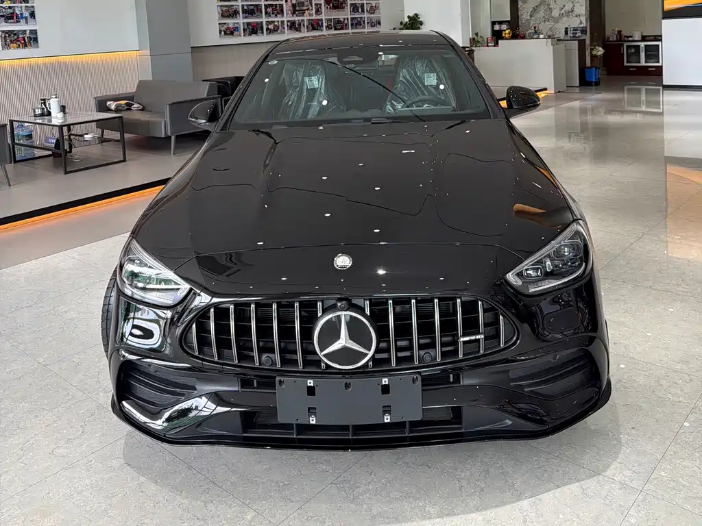 Mercedes-Benz C-Class AMG 2025 — фото 2