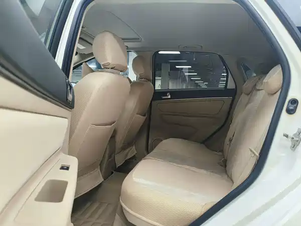 BAIC Motor E Series 2014