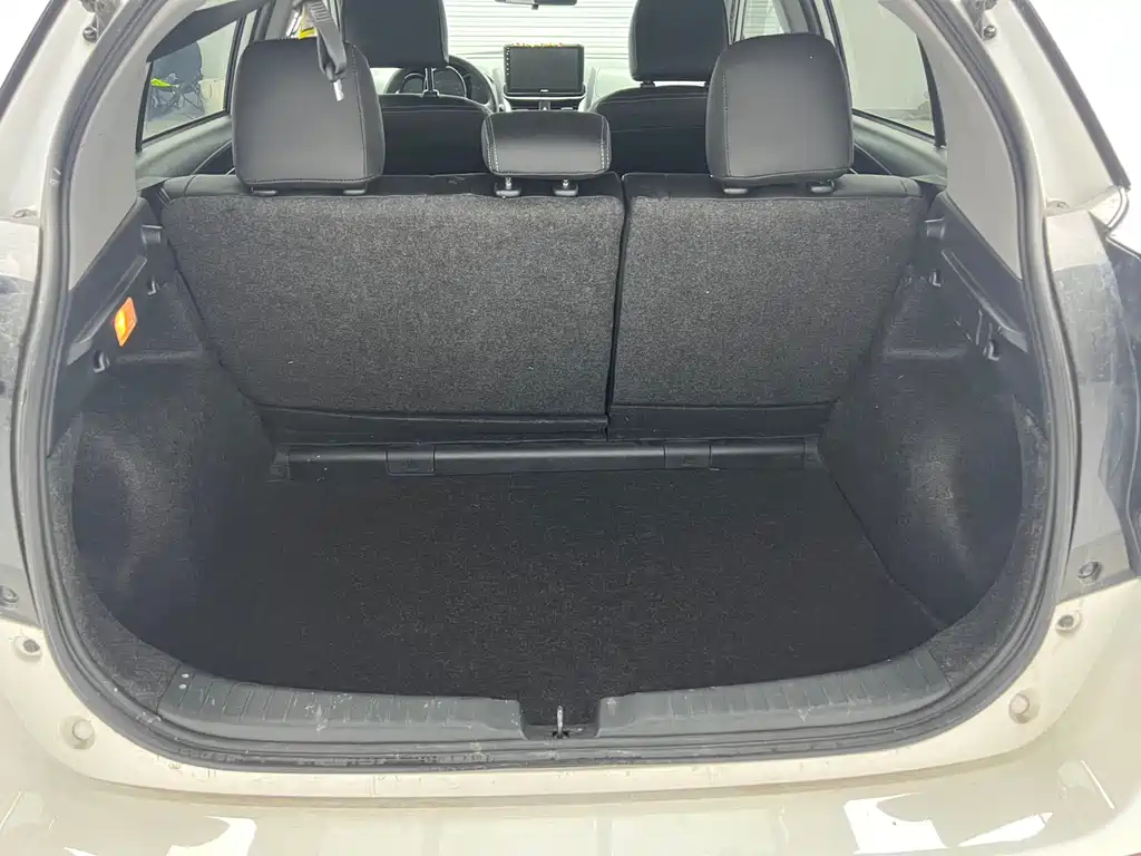 Toyota Yaris L 2021 — фото 15