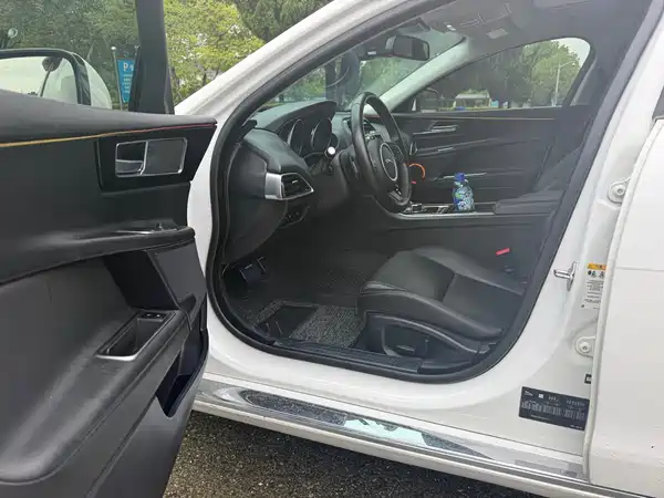 Jaguar XEL 2019