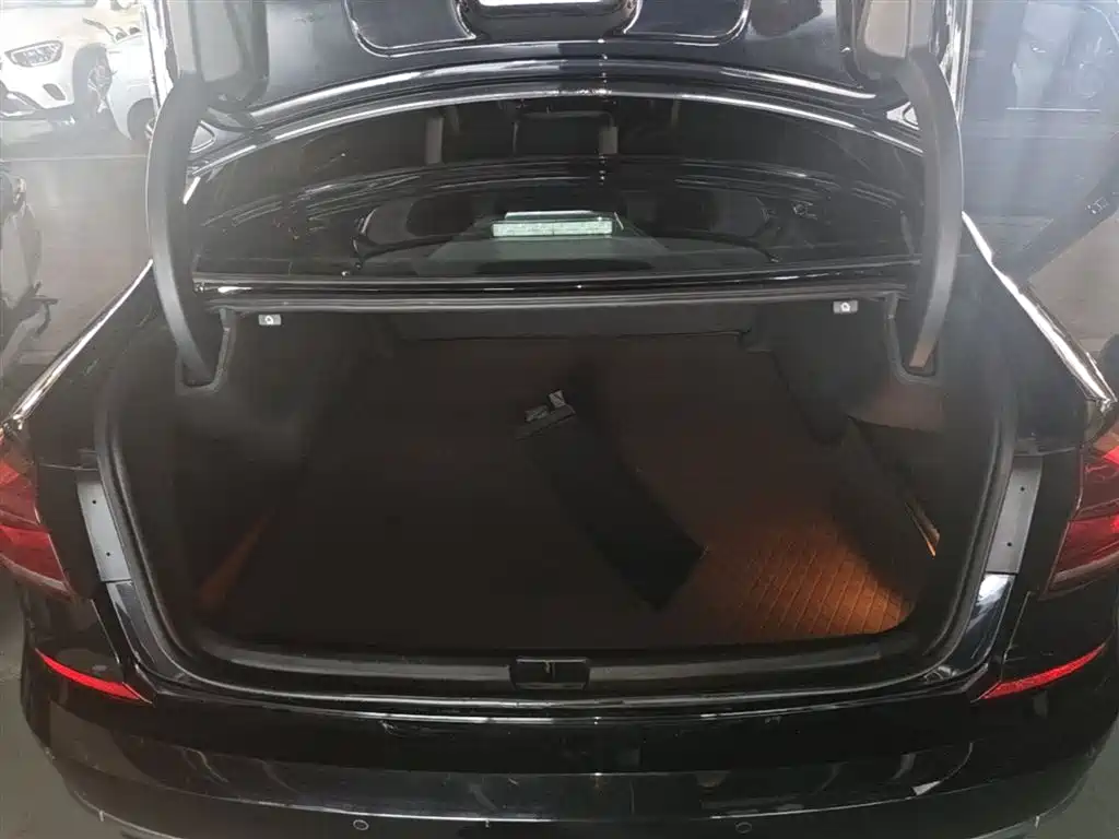 Volkswagen Passat 2018 — фото 19