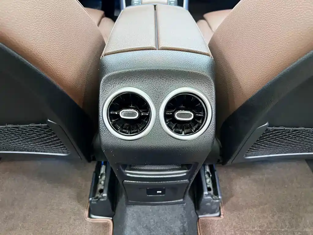 Mercedes-Benz GLB 2023 — фото 17