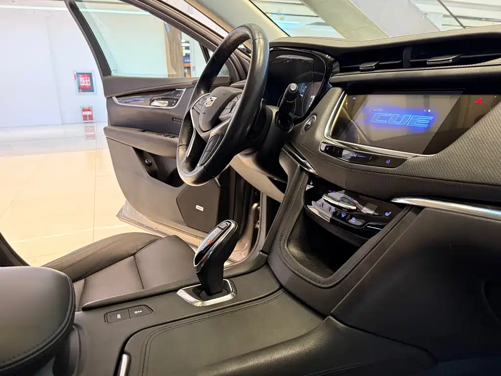 Cadillac XT5 2019 — фото 14