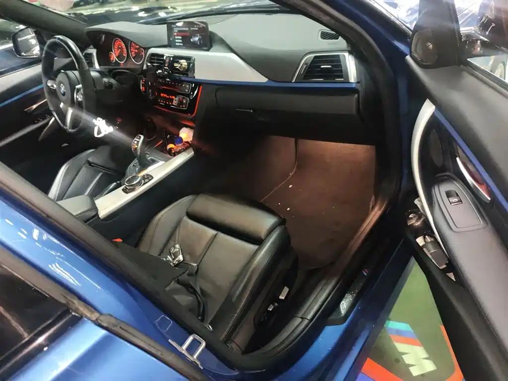 BMW 3 Series 2017 — фото 11