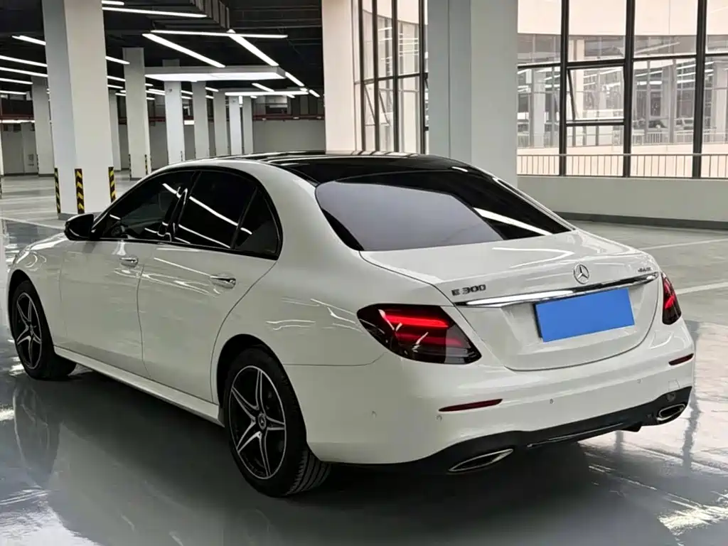 Mercedes-Benz E-Class 2019 — фото 14