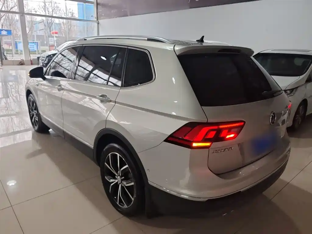Volkswagen Tiguan L 2020 — фото 5