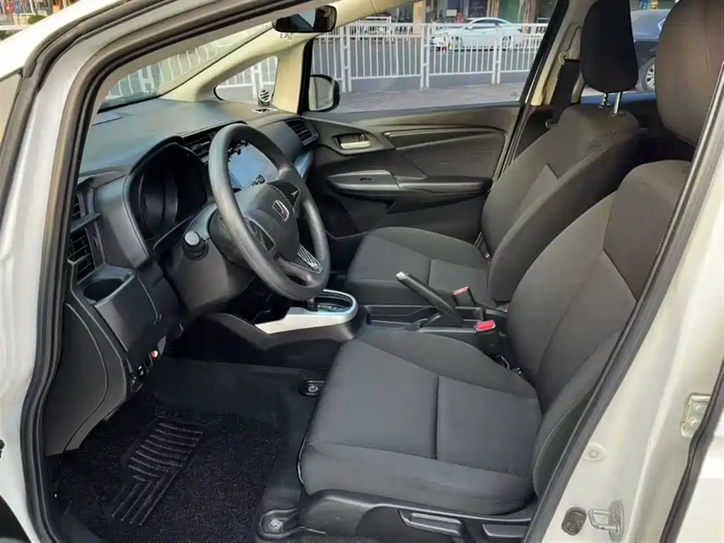 Honda Fit 2016 — фото 13