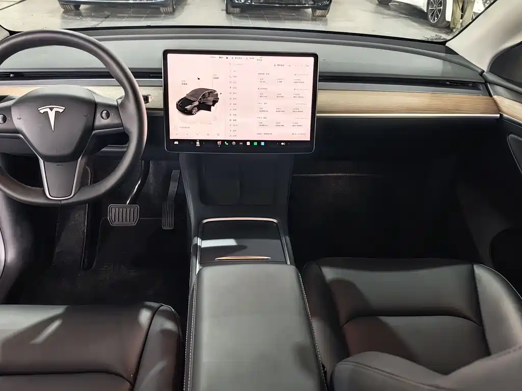 Tesla Model Y 2022 — фото 13
