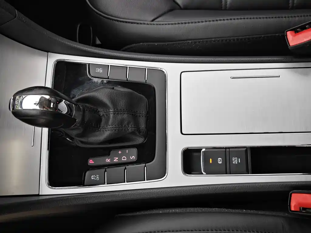 Volkswagen Passat 2014 — фото 20