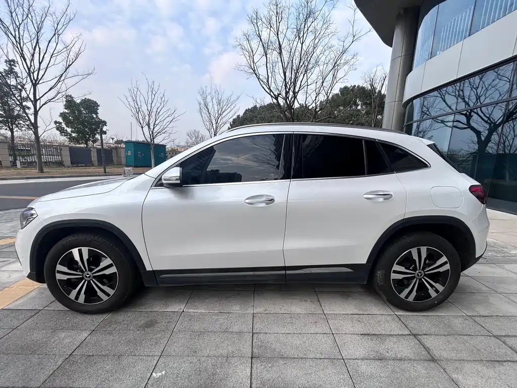 Mercedes-Benz GLA 2023 — фото 4