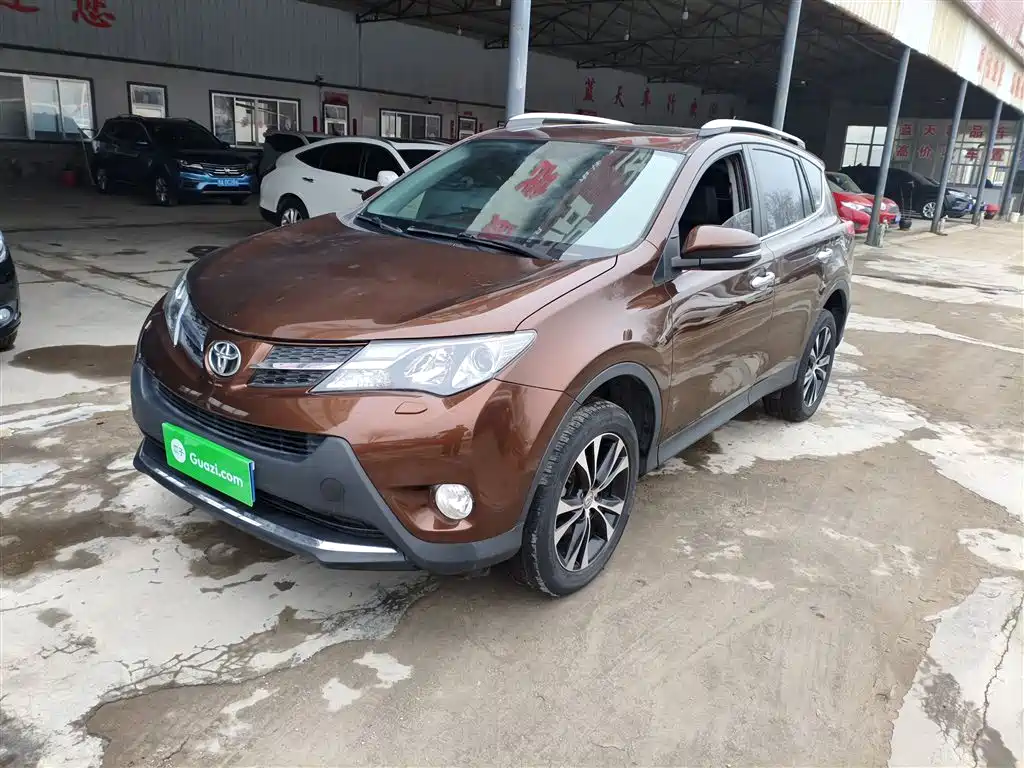Toyota RAV4 2014 — фото 1