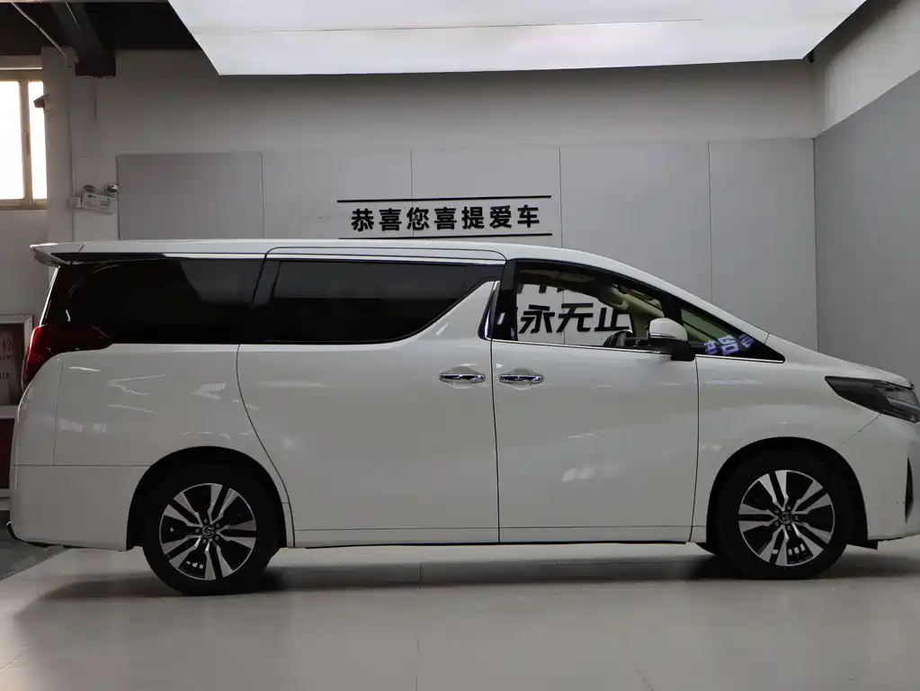 Toyota Alphard 2018 — фото 8