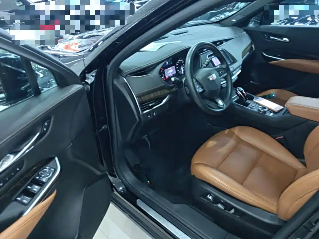 Cadillac XT4 2022 — фото 16