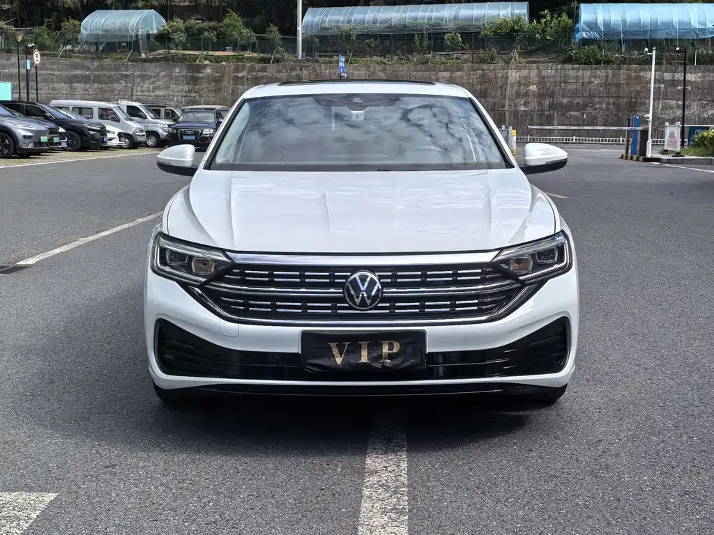 Volkswagen Sagitar 2023