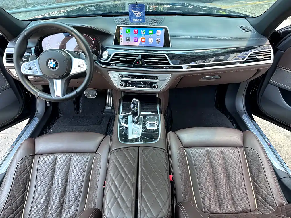 BMW 7 Series 2021 — фото 11