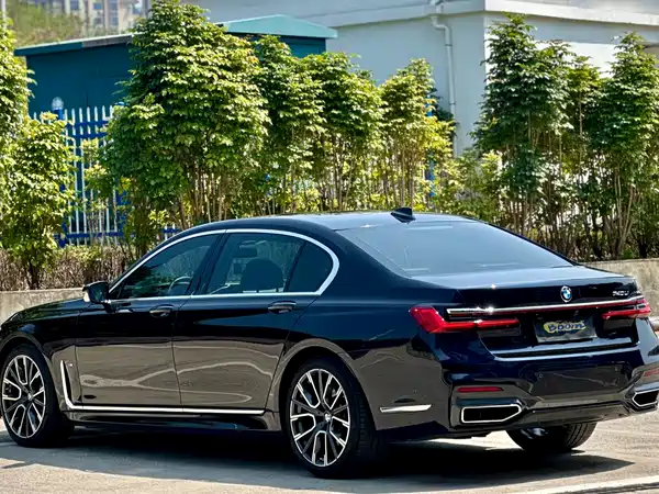 BMW 7 Series 2021