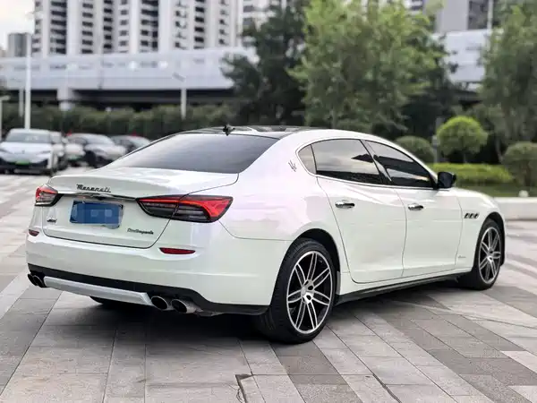 Maserati Quattroporte 2015