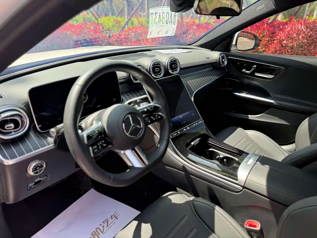 Mercedes-Benz C-Class 2024 — фото 10