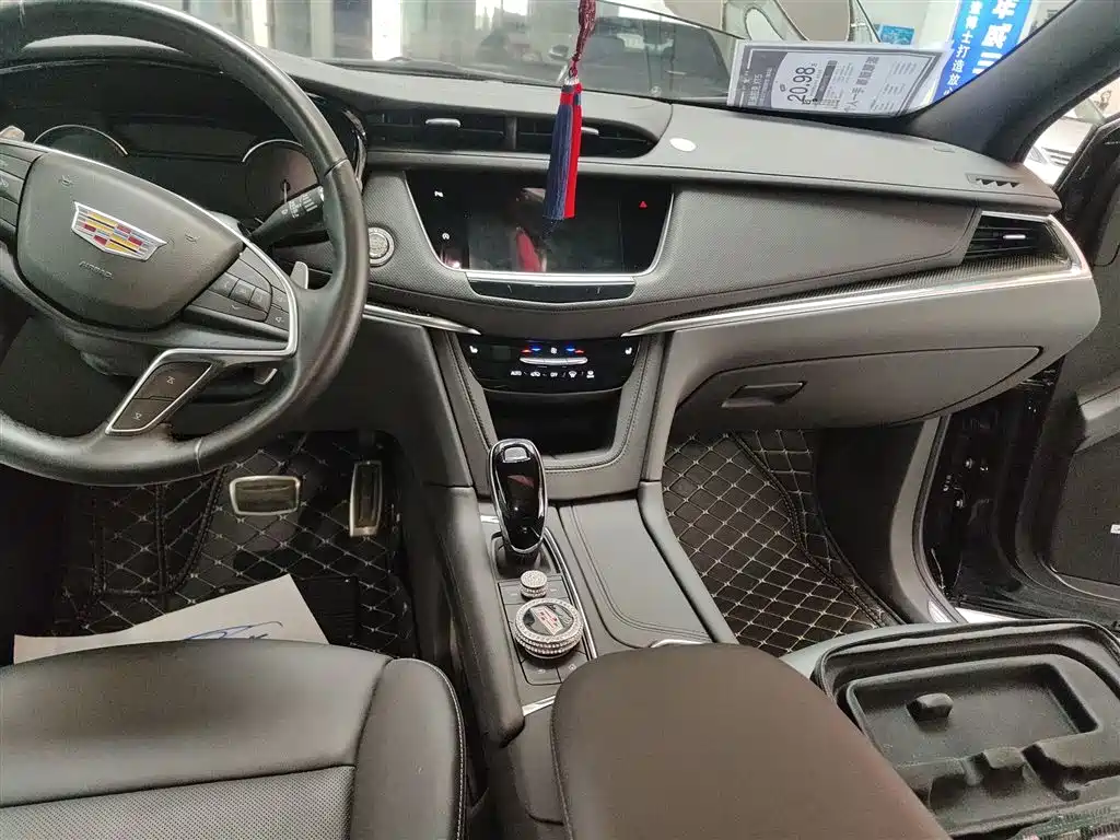 Cadillac XT5 2024 — фото 13