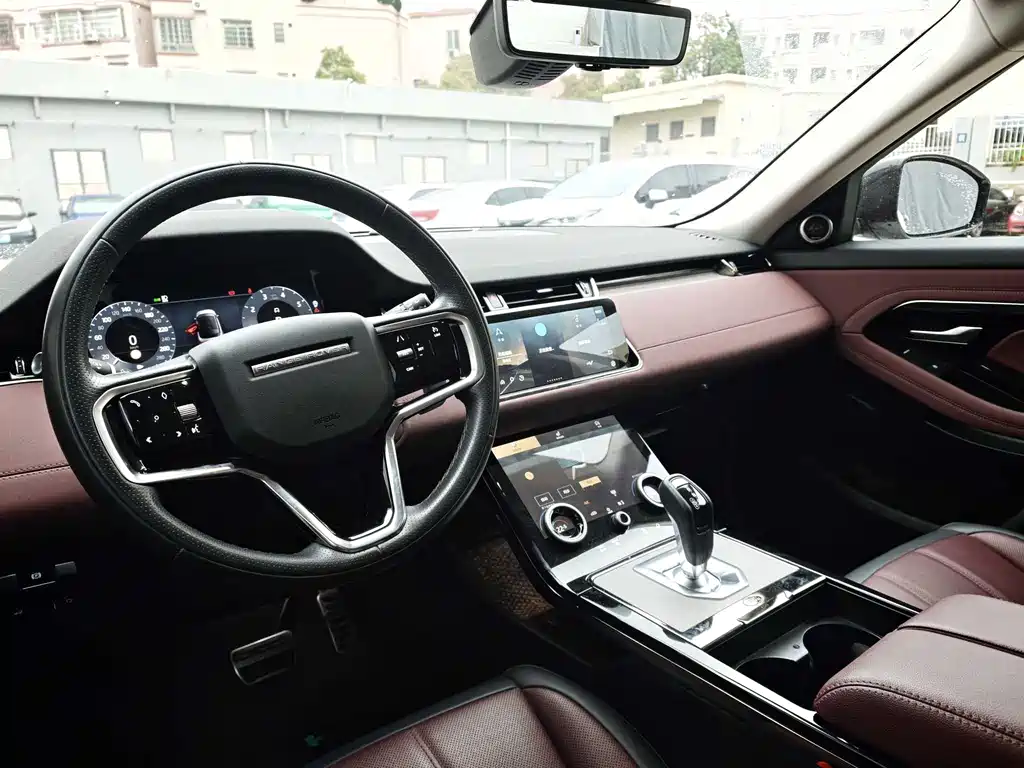Land Rover Evoque 2024 — фото 10