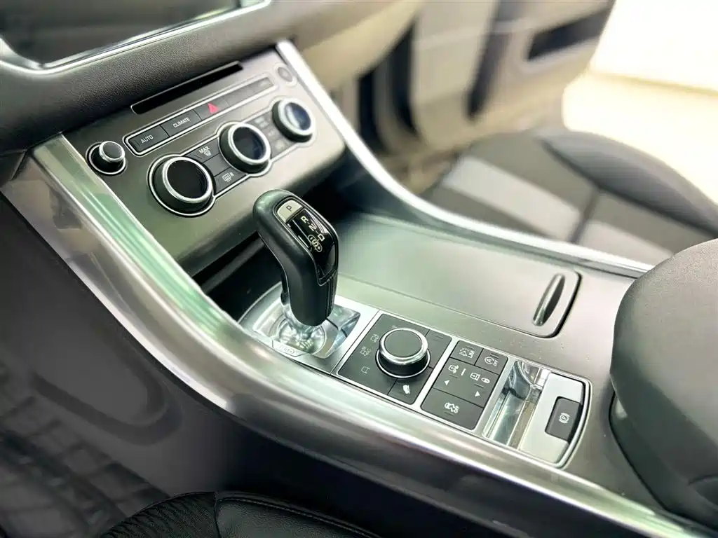 Land Rover Sport 2018 — фото 12
