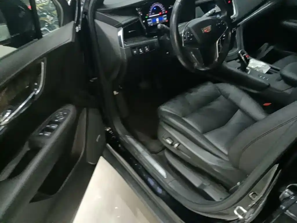 Cadillac XT5 2019 — фото 16