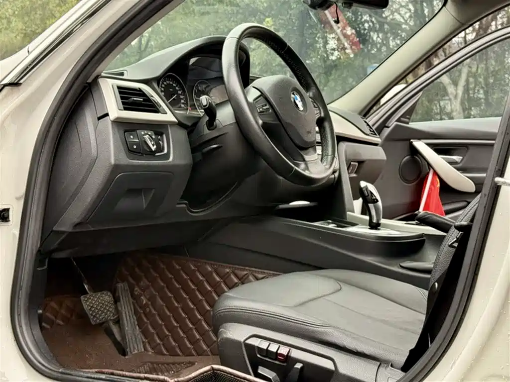 BMW 3 Series 2015 — фото 11