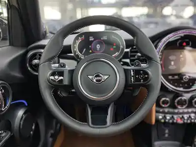 MINI MINI 2023
