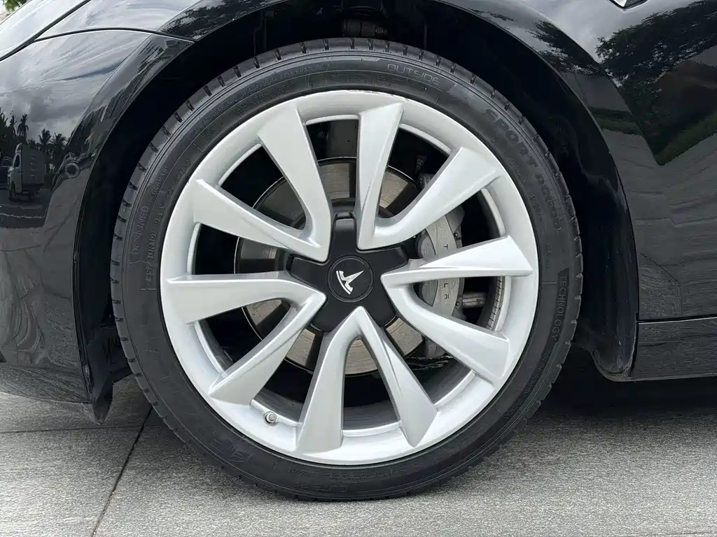 Tesla Model 3 2020 — фото 13