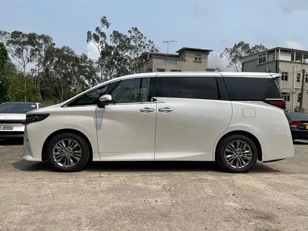 Toyota Alphard 2023