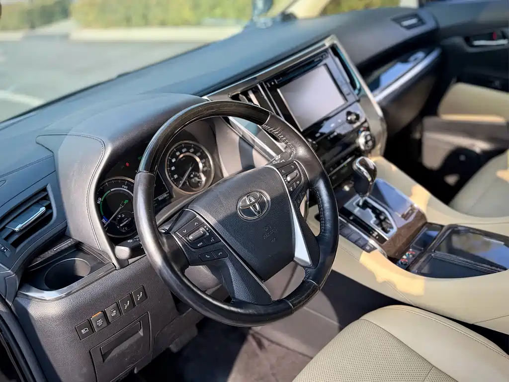 Toyota Vellfire 2020 — фото 11
