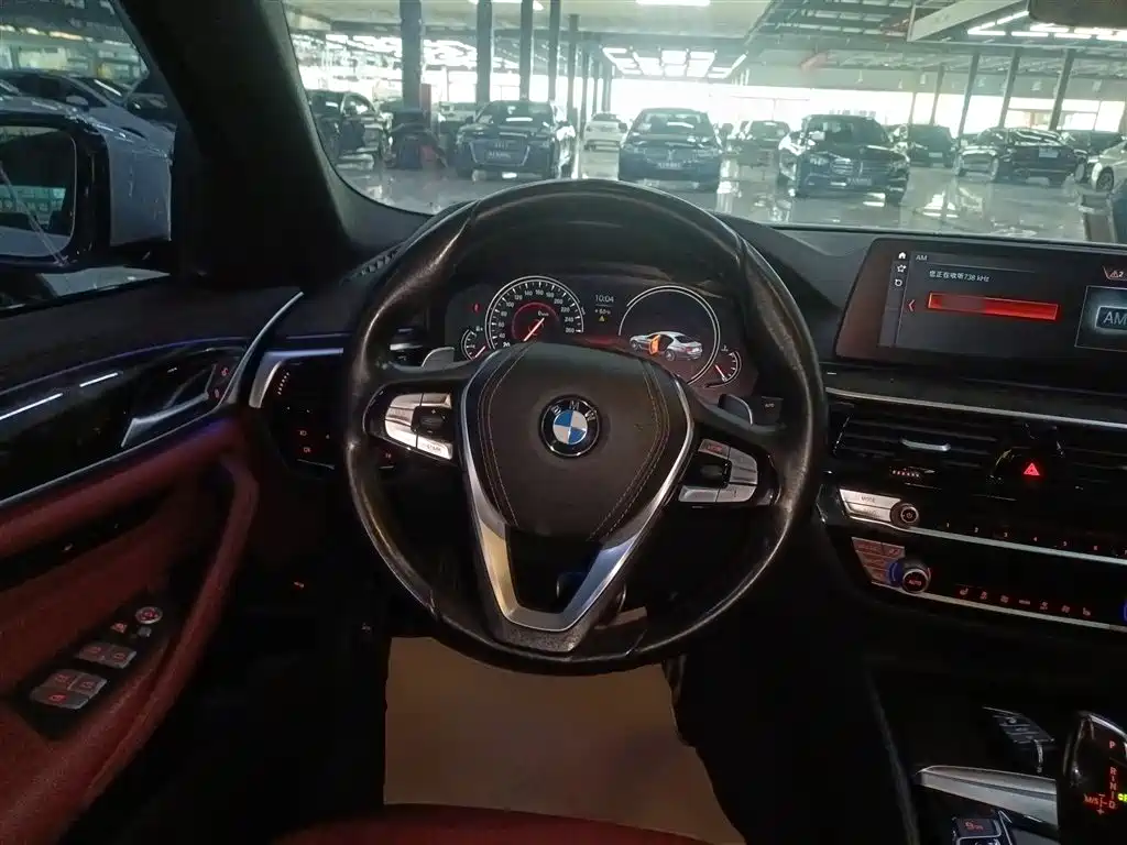 BMW 5 Series 2018 — фото 10