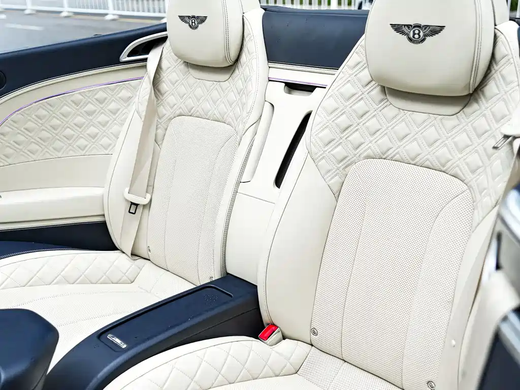 Bentley Continental 2020 — фото 12