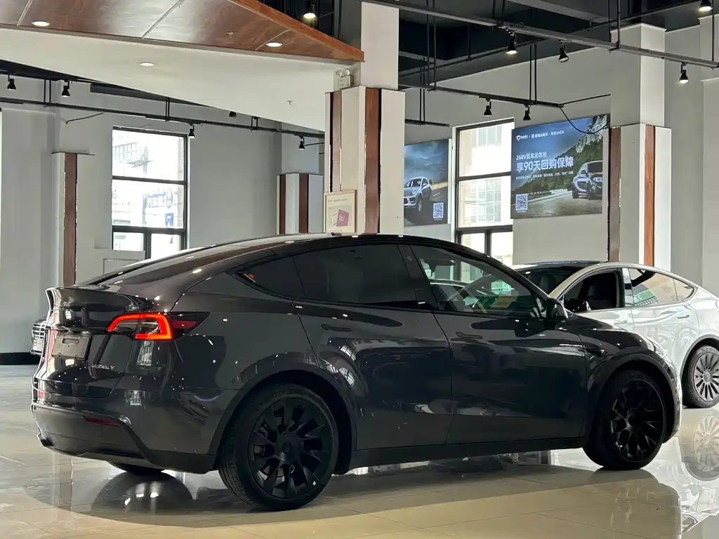 Tesla Model Y 2022 — фото 22
