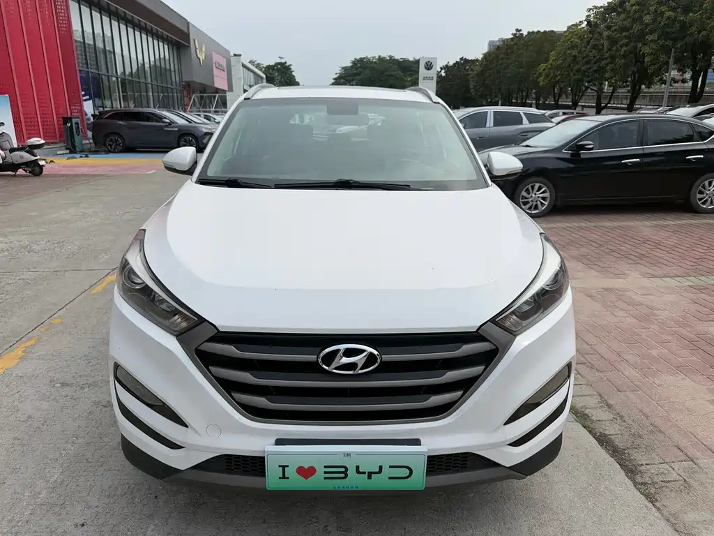 Hyundai Tucson 2016 — фото 2