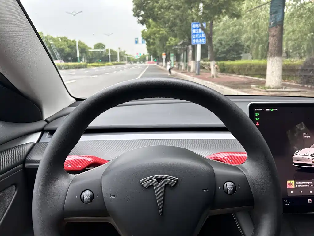 Tesla Model 3 2023 — фото 10