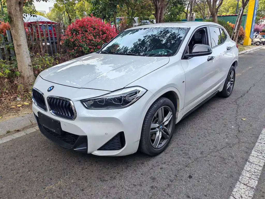 BMW X2 2021 — фото 1