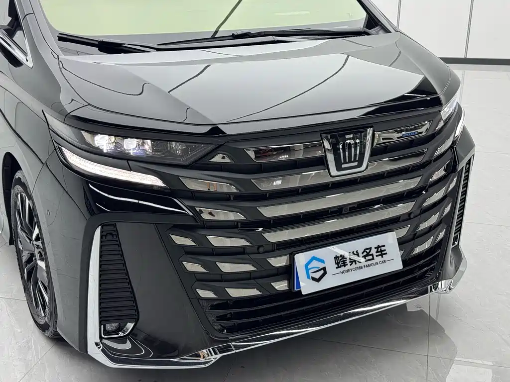 Toyota Vellfire 2025 — фото 26