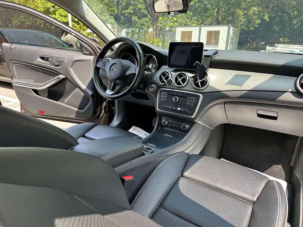 Mercedes-Benz GLA 2017 — фото 21