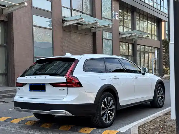 Volvo V90 2021
