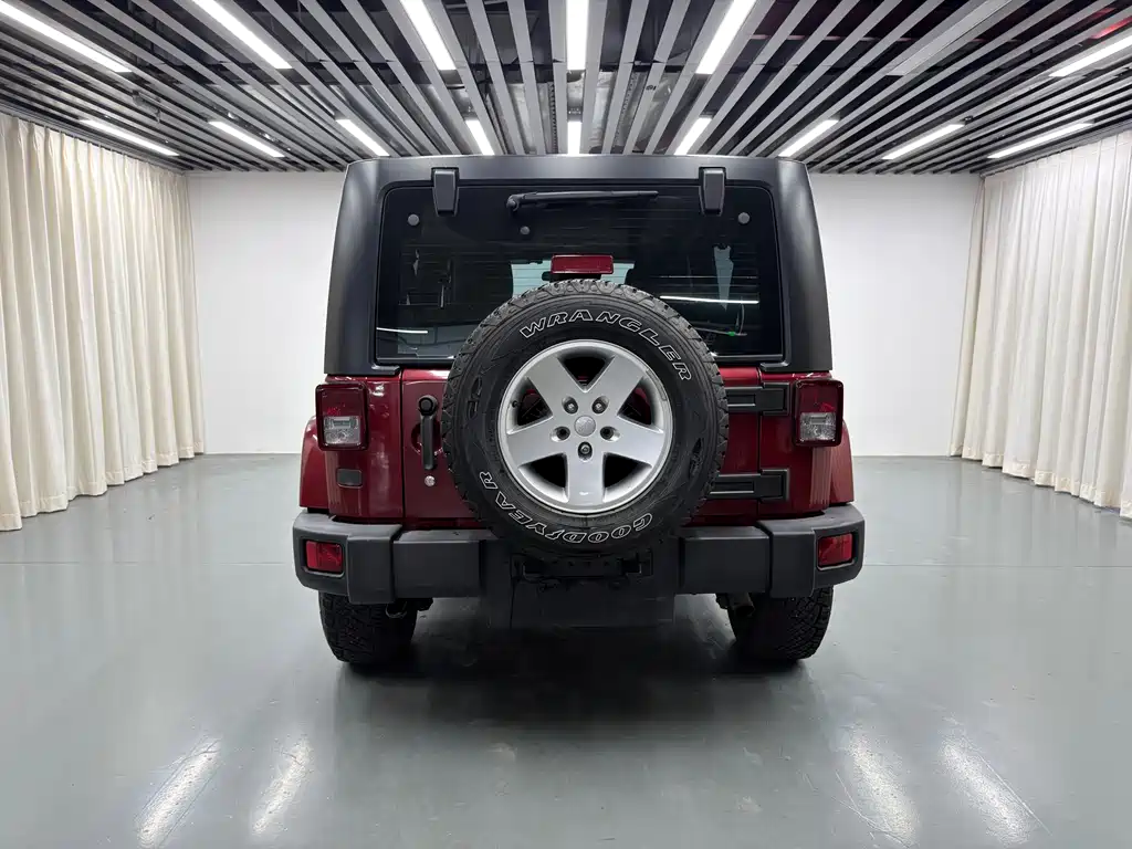 Jeep Wrangler 2012 — фото 14