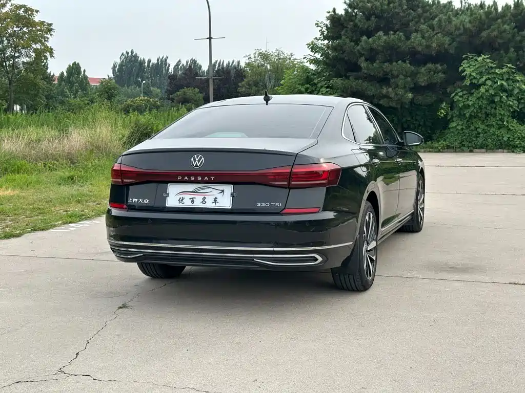 Volkswagen Passat 2024