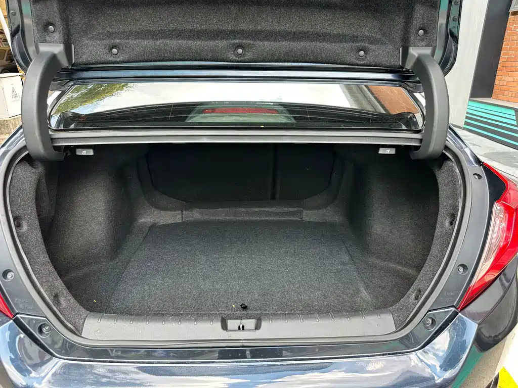 Honda Civic 2018 — фото 14