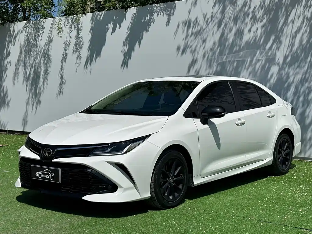 Toyota Corolla 2022 — фото 1