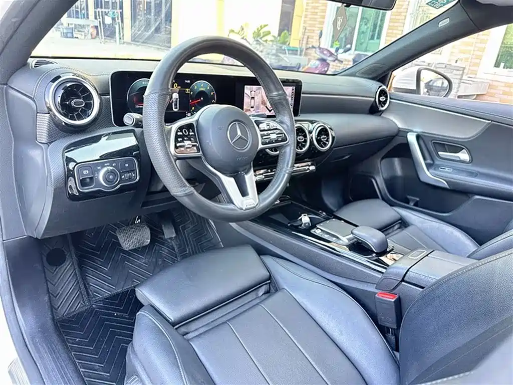 Mercedes-Benz A-Class 2020 — фото 12